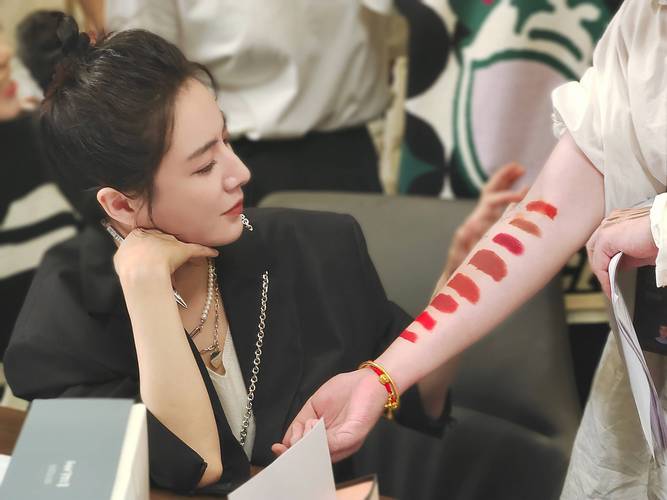 抖音人气业务_薇娅直播观看人数水分_直播行业数据造假